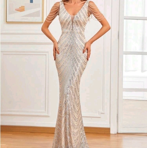 Silver, Backless, V Neck, Draped Rhinestone,  Contras Sequined Mermaid G… - Picture 7 of 16